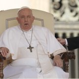 Affecté par des problèmes de hanches et de genou, le pape François est régulièrement contraint d'alléger son agenda en raison de problèmes de santé.